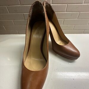 Michael Kors Brown Heels with Gold Accents Size 7